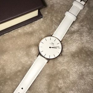 NWT Daniel Wellington Classic Petite Bondi 32